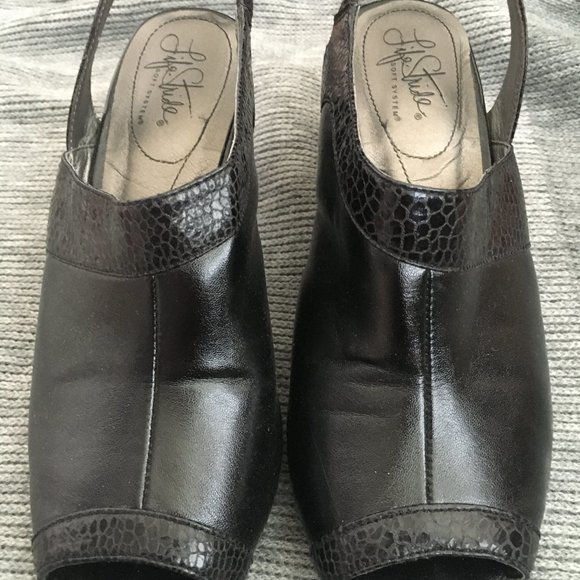 LifeStride Black Heels - Picture 1 of 3